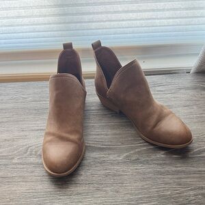 Universal Thread Tan Ankle Booties